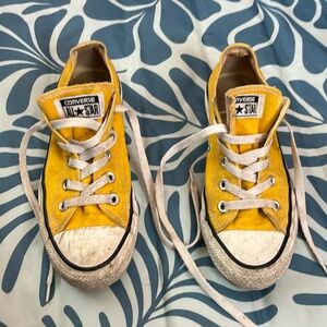 YELLOW CONVERSE SZ SIX